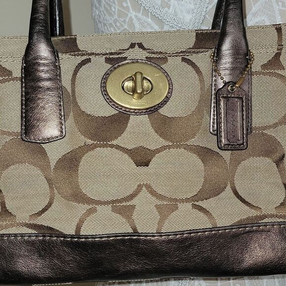 Vtg Coach Signature Shoulder Tote Purse Pockets Pouches Twist Lock Blue Interior - Picture 2 of 16